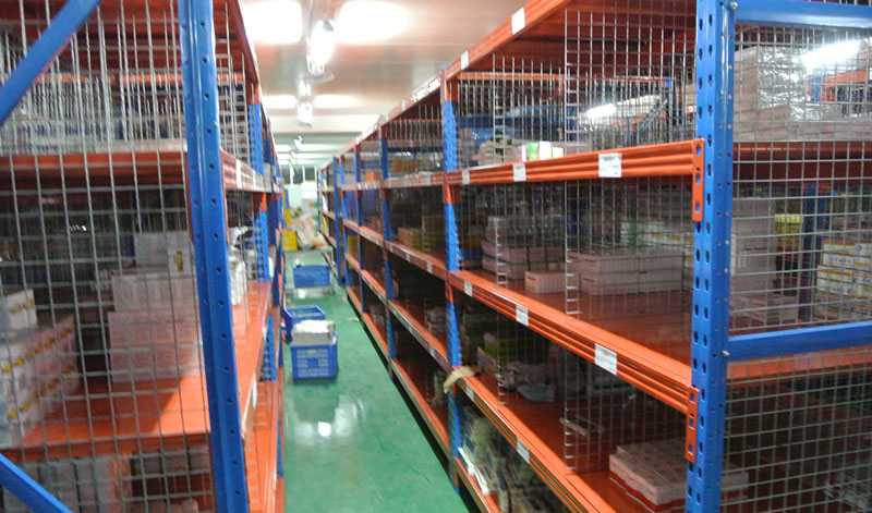 汽配城仓库汽配货架工程竣工投入使用